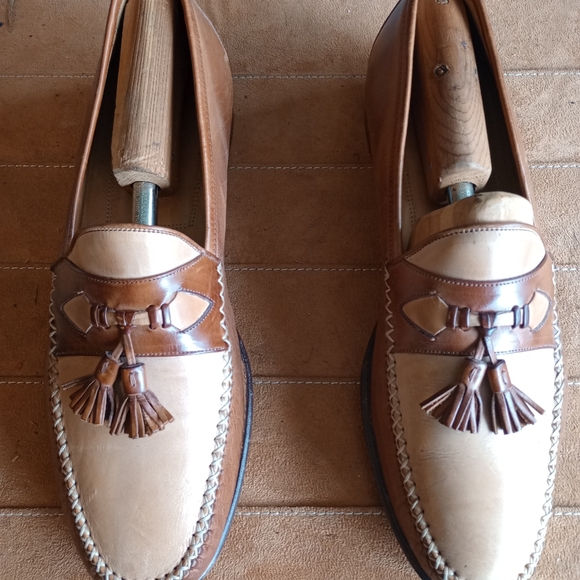 Johnston &Murphy Men\'s Two-Tone Italy Tassel Slipon Loafer Size 10M (34)